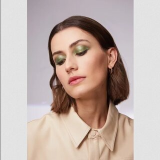 Eyeshadow Cosmic green